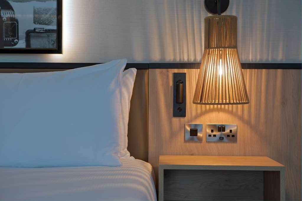 מלון בורהמווד Doubletree By Hilton London Elstree חדר תמונה