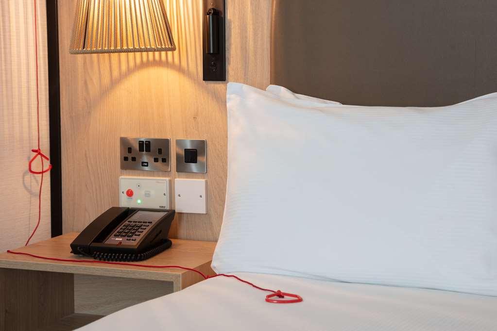 מלון בורהמווד Doubletree By Hilton London Elstree חדר תמונה