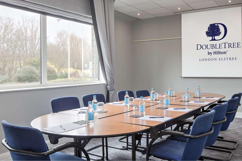 מלון בורהמווד Doubletree By Hilton London Elstree מתקנים תמונה