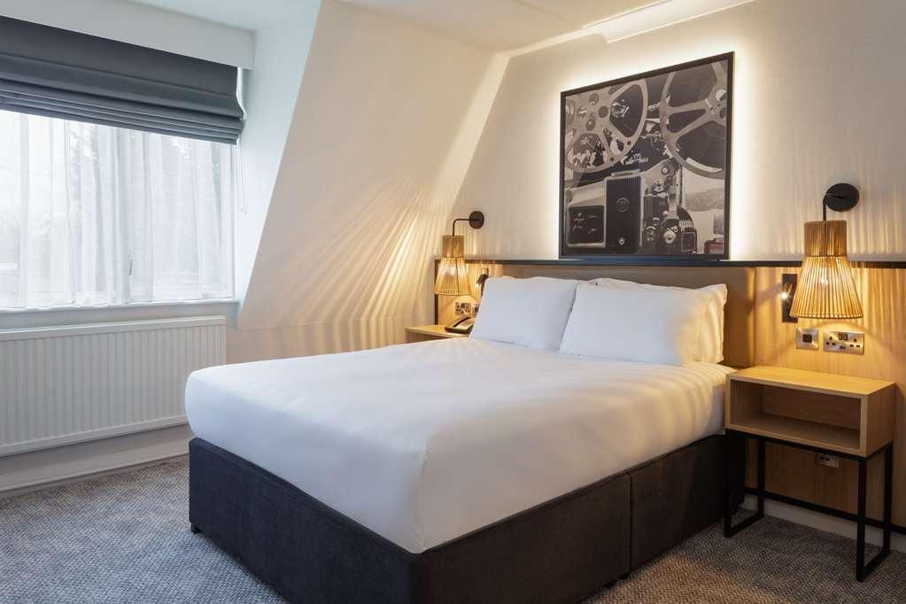 מלון בורהמווד Doubletree By Hilton London Elstree חדר תמונה